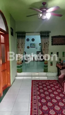 image RUMAH TERAWAT SIAP HUNI 2 LANTAI DENGAN LOKASI STRATEGIS DEKAT JUANDA PERBATASAN SURABAYA DAN SIDOARJO.MODEL RUMAH TDK TERLALU TUA (4)