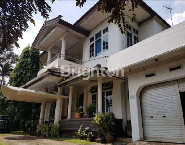 image RUMAH BESAR TERAWAT DI JL. MUSYAWARAH, CILANDAK, PASAR MINGGU, JAKARTA SELATAN (1)