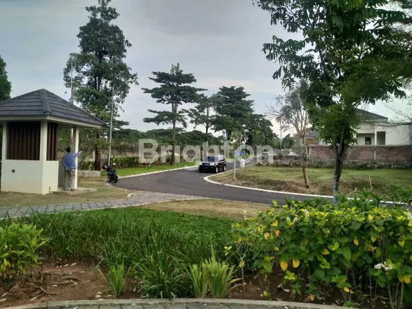 image HOOK IVY PARK CITRALAND BSB SEMARANG (2)