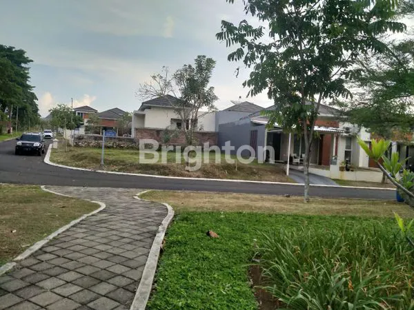 HOOK IVY PARK CITRALAND BSB SEMARANG