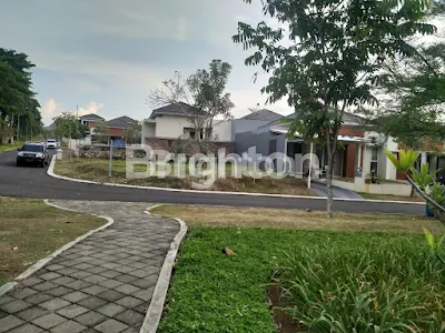 image HOOK IVY PARK CITRALAND BSB SEMARANG (4)