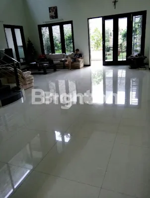 image RUMAH IMPERIAL GOLF REGENCY PAKUWON INDAH (2)