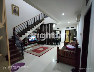 image RUMAH BAGUS 2 LANTAI SIAP HUNI DI PERUMNAS BEKASI (3)
