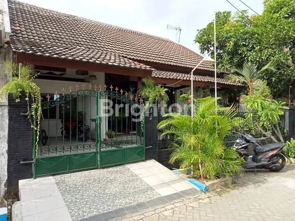 image WISMA TROPODO RUMAH HOOK INDAH DAN ASRI (1)