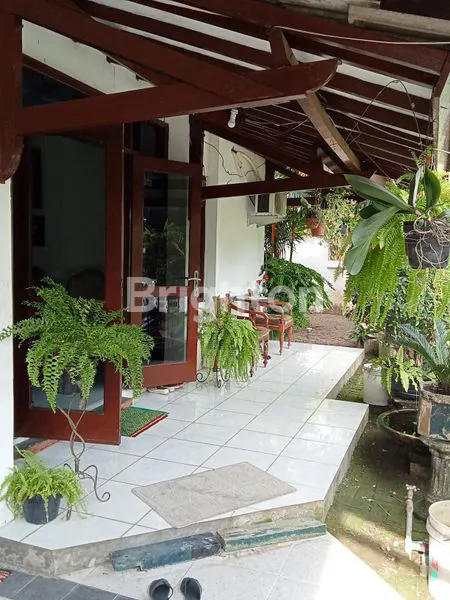image WISMA TROPODO RUMAH HOOK INDAH DAN ASRI (2)