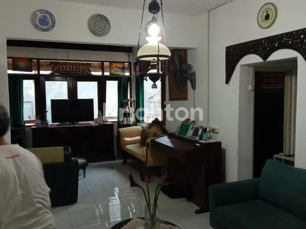 image WISMA TROPODO RUMAH HOOK INDAH DAN ASRI (3)