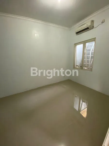 image RUMAH SIAP HUNI DI LINGKUNGAN ASRI PERUM CITRA SENTOSA LAKARSANTRI (2)