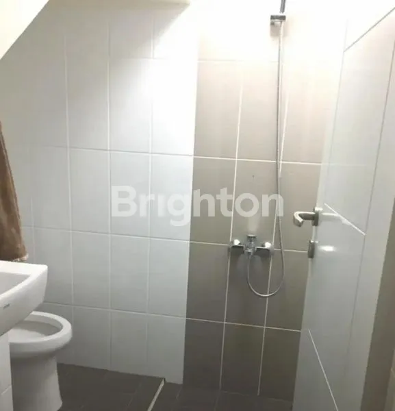 image RUMAH BARU SEMI FURNISH DI CLUSTER VERDI GADING SERPONG TANGERANG (7)