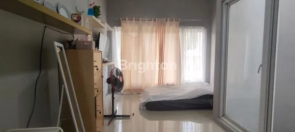 image RUMAH MEWAH TEBET BANGUNAN MINIMALIS 3 LANTAI DI JAKARTA SELATAN (2)