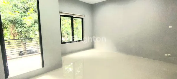 image RUMAH MEWAH TEBET BANGUNAN MINIMALIS 3 LANTAI DI JAKARTA SELATAN (7)