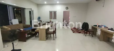 image RUMAH MEWAH TEBET BANGUNAN MINIMALIS 3 LANTAI DI JAKARTA SELATAN (6)