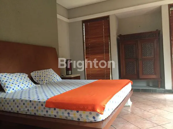 image VILLA CANTIK, TERAWAT DI PUNCAK, ADA KOLAM RENANG, BANGUNAN 3 LANTAI DI BOGOR (2)