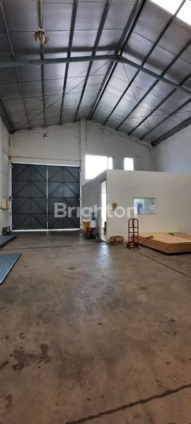 image GUDANG SIAP PAKAI LOKASI DI KOMPLEKS PERGUDANGAN KARANGLO MALANG (3)