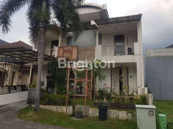 image SEMI FURNSIHED VILLA TAMAN TELAGA (1)