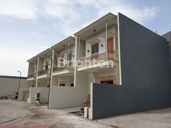 image RUMAH BARU 2 LANTAI DI SIDOSERMO HANYA 5 UNIT SAJA ONE  GATE (3)