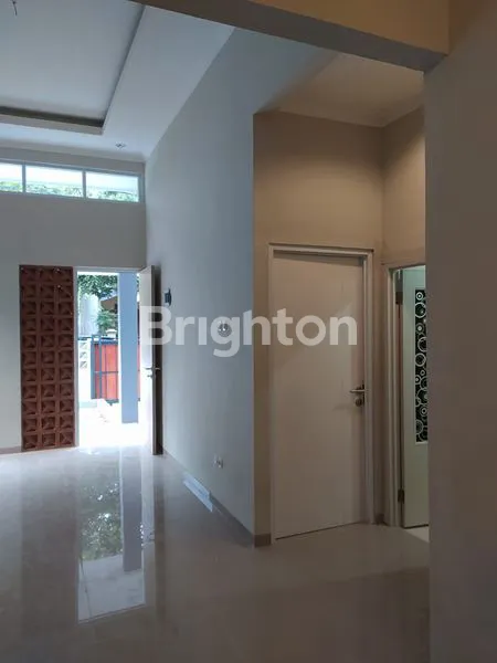 image BUTUH CEPAT RUMAH HOOK SIAP HUNI BARU RENOVASI JATI ASIH BEKASI VILLA 5 TIDAK BANJIR (5)
