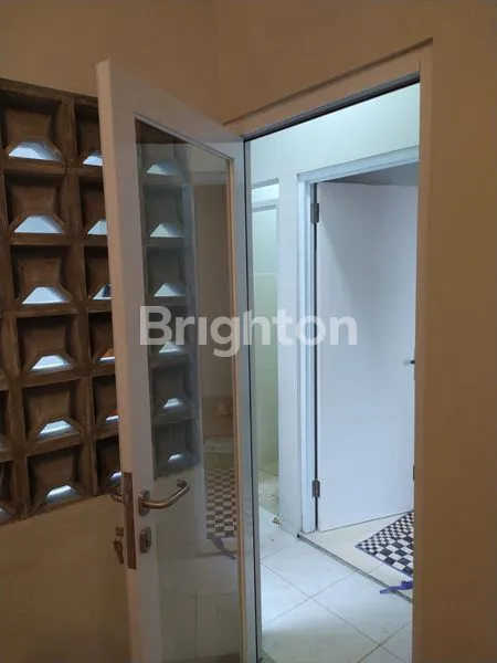 image BUTUH CEPAT RUMAH HOOK SIAP HUNI BARU RENOVASI JATI ASIH BEKASI VILLA 5 TIDAK BANJIR (7)