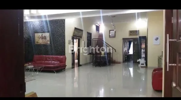 image RUMAH BESAR DI LOKASI STRATEGIS KOMPLEKS SAUYUNAN (5)