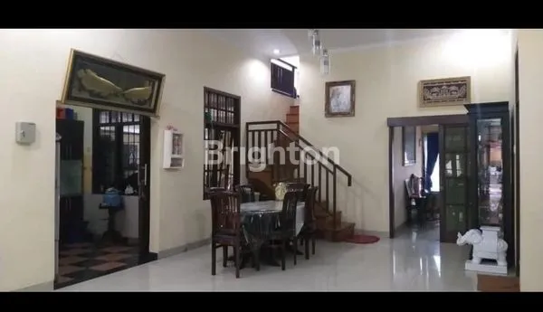 image RUMAH BESAR DI LOKASI STRATEGIS KOMPLEKS SAUYUNAN (4)