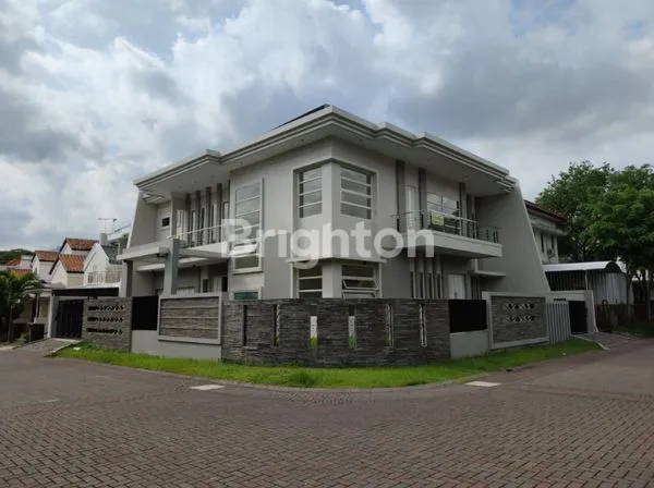 image NEW GRESS RUMAH MEWAH MINIMALIS CITRALAND POSISI HOOK DEKAT SPAZIO, PTC (1)