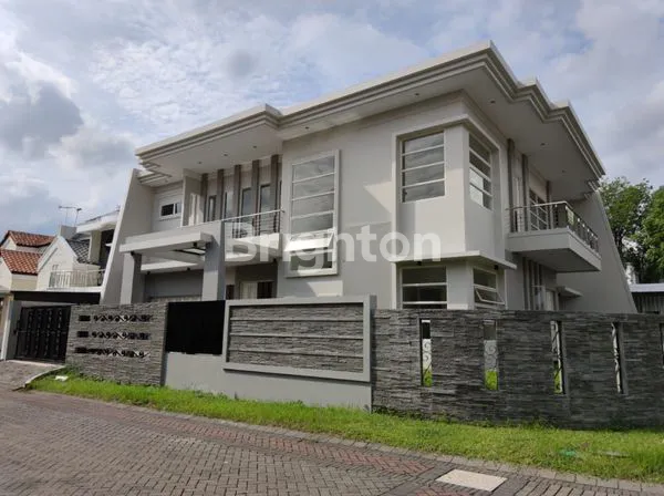 image NEW GRESS RUMAH MEWAH MINIMALIS CITRALAND POSISI HOOK DEKAT SPAZIO, PTC (2)