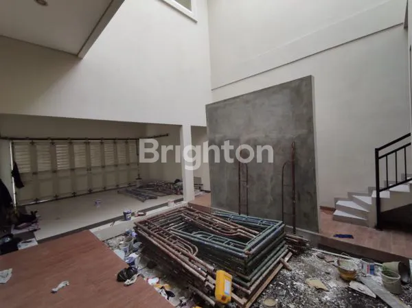 image NEW GRESS RUMAH MEWAH MINIMALIS CITRALAND POSISI HOOK DEKAT SPAZIO, PTC (7)