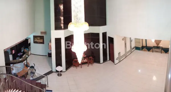 image RUMAH MEWAH SEMI FURNISHED SURABAYA TIMUR DEKAT DHARMAHUSADA DAN RS UNAIR (3)