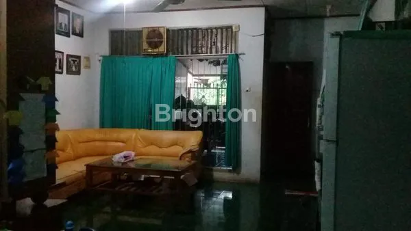 image RUMAH CLASSIC NYAMAN UNTUK DIHUNI DI CILEDUG (1)