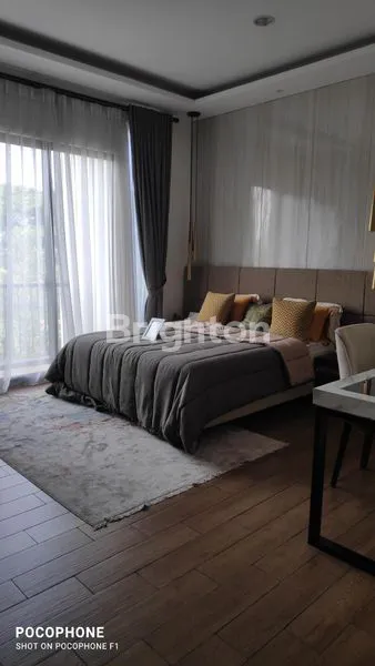 image RUMAH MEWAH DI KAWASAN BERKEMBANG SUVARNA SUTERA CIKUPA TANGERANG (7)