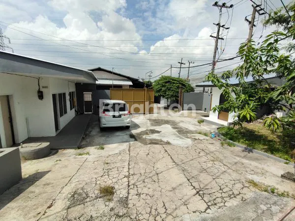 image RAYA LIDAH KULON NOL JALAN RAYA BUAT BENGKEL, GUDANG, SHOWROOM (4)