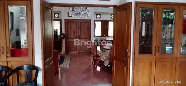 image RUMAH DENGAN KOLAM RENANG DI RIVERPARK BINTARO (5)