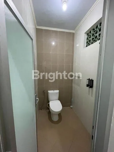 image JUAL CEPAT!!! TURUN HARGA... RUMAH HOOK 2 LANTAI DI GEDANGAN SOLO BARU (2)