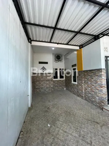 image JUAL CEPAT!!! TURUN HARGA... RUMAH HOOK 2 LANTAI DI GEDANGAN SOLO BARU (6)