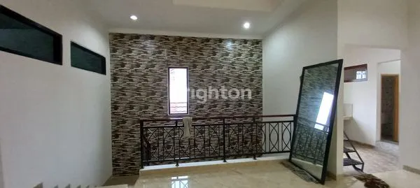 image RUMAH BARU 2 LANTAI KEMANGGISAN JAKARTA BARAT (8)