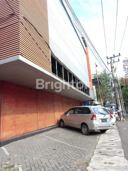 image GEDUNG KANTOR (2 RUKO DIGABUNG ) @ JL RAYA JEMURSARI   LOKASI SUPER STRATEGIS, COCOK UNTUK BANK / KANTOR ( SUDAH ADA KASANAH / BRANKAS) (3)