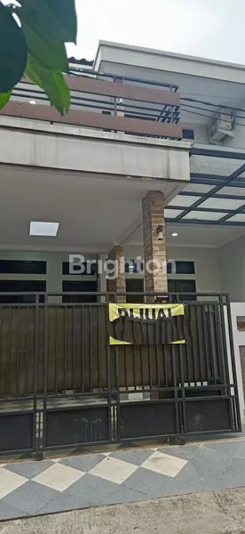 image RUMAH CANTIK DAN NYAMAN, 2 LANTAI (1)