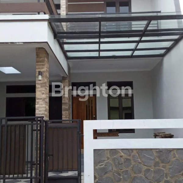 image RUMAH CANTIK DAN NYAMAN, 2 LANTAI (3)