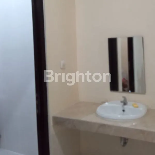 image RUMAH CANTIK DAN NYAMAN, 2 LANTAI (5)