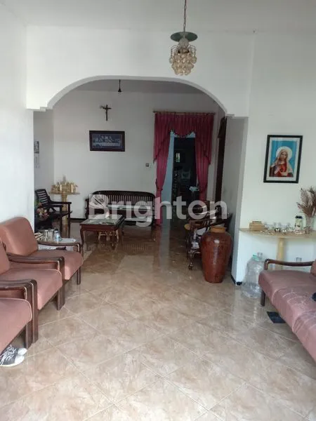 image RUMAH CANTIK 2 LANTAI, SIAP HUNI. (8)