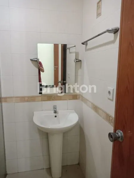 image RUMAH FULL RENOV 2LT DI KELAPA GADING JAKARTA UTARA (2)