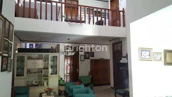 image SURABAYA SELATAN DEKAT UBAYA, 2 LANTAI LUAS & TERAWAT, BISA NEGO (2)