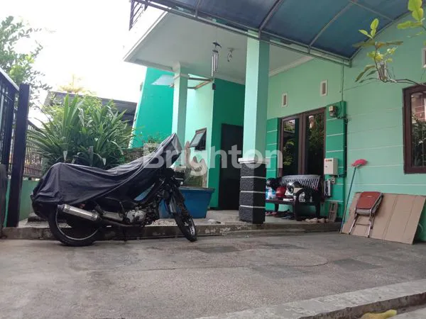 image RUMAH BESAR 2 LANTAI DEKAT KAMPUS ABM (1)