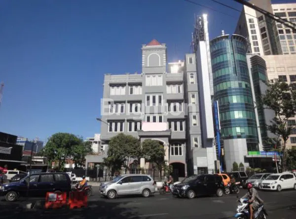 image GEDUNG BASUKI RAHMAT (1)