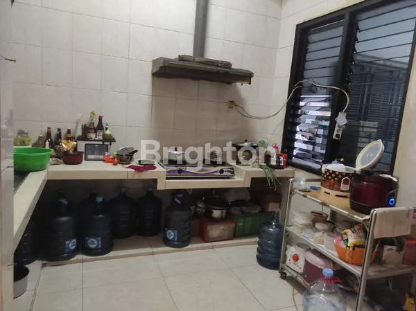 image RUMAH 2 LANTAI MANYAR TIRTOASRI (1)