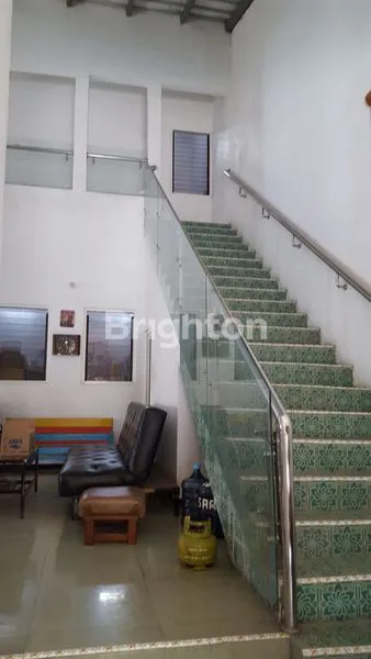 image RUMAH  BESAR TGH KOTA , BEBAS BANJIR ,ROW JLN LEBAR BISA 4 MBL ,DKT PSR  TRADISIONAL , 5 MNT KE RS .PANTI WLIASA CITARUM , 15 MNT RS .PANTI WILASA DR CIPTO .,  20 MNT  MESJID AGUNG (2)