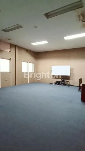 image RUMAH LOKASI STRATEGIS BISA UNTUK TEMPAT USAHA ATAUPUN INVESTASI (4)