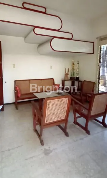 image RUMAH LOKASI STRATEGIS BISA UNTUK TEMPAT USAHA ATAUPUN INVESTASI (3)