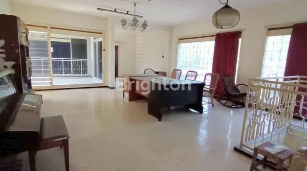 image RUMAH LOKASI STRATEGIS BISA UNTUK TEMPAT USAHA ATAUPUN INVESTASI (7)