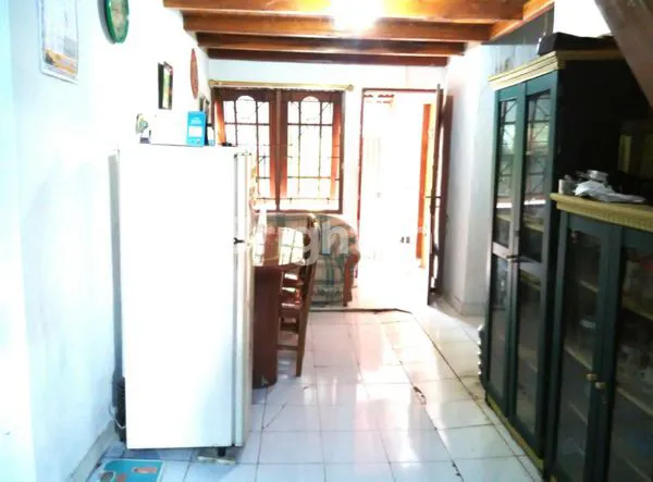 image RUMAH FULL FURNISH DI DENPASAR KUTA UTARA BUTUH RENOV LANTAI ATAS LANTAI KAYU ADA KANTOR (3)