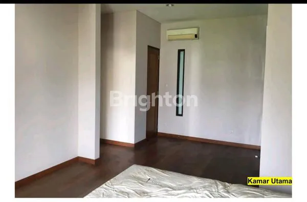 image RUMAH TINGKAT HOEK  PURI SEKTOR 9 BINTARO JAYA TANGERANG SELATAN (3)